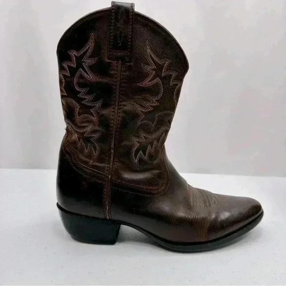 Ariat Unisex-Child Heritage Western Boot in Distressed Brown Leather US Size 5.5 - Picture 3 of 15